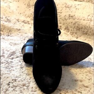 MELROSE Ave LA 100% Vegan - Ankle Boots.